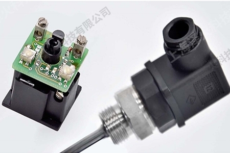 4~20mA适用DIN43650插座铂电阻温度变送器